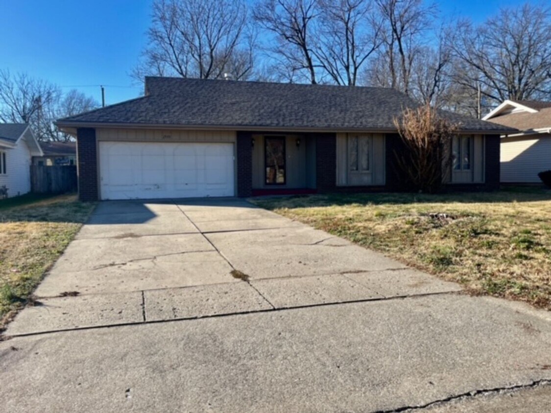 Primary Photo - REDUCED - 2535 S. WELLER AVE. - NO PETS - ...