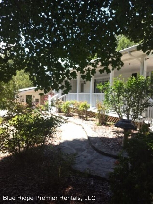 Foto principal - 5 br, 3.5 bath House - 250 Mint Road