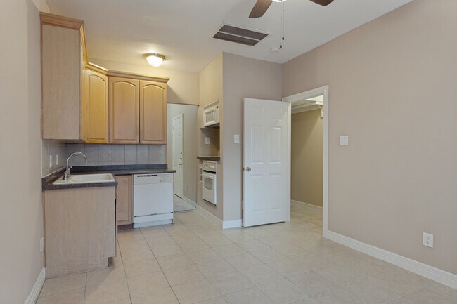 Foto del edificio - 4110 Woodhead St
