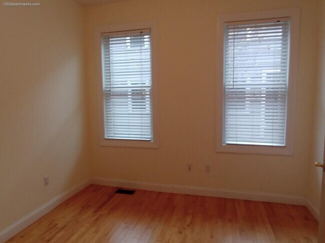 Foto del edificio - 8 Mullins Ct
