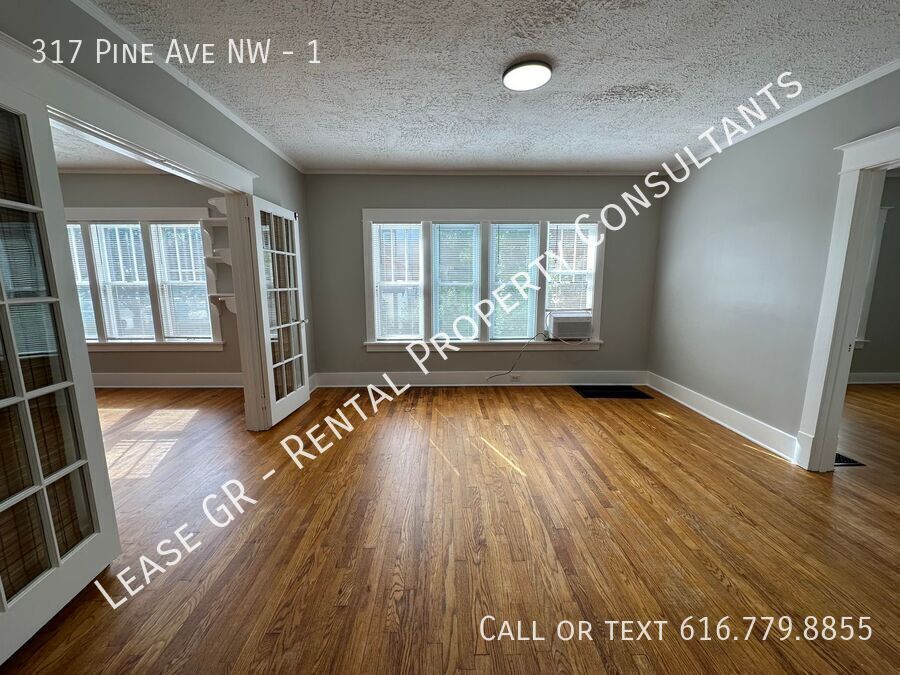 Primary Photo - Updated lower 2 bedroom on the West side o...