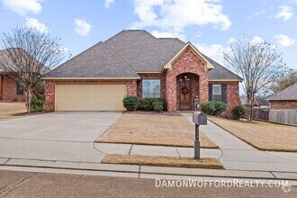 Building Photo - 103 Kempen Ln