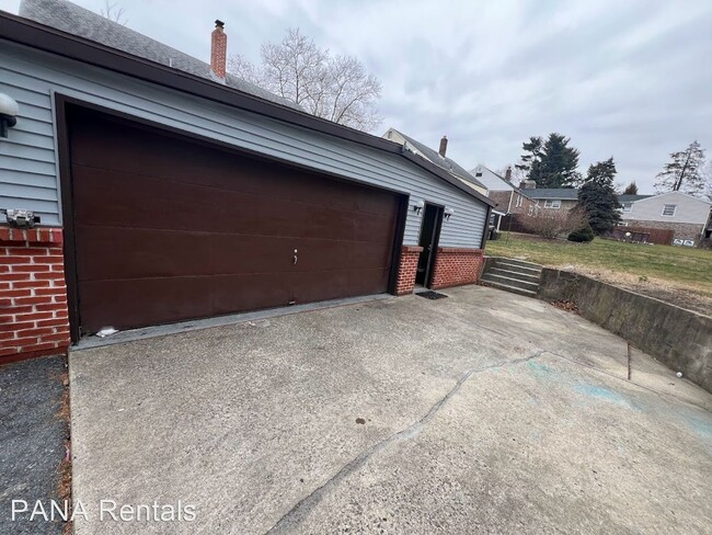 Building Photo - 3 br, 2 bath House - 101 Brookline Plaza