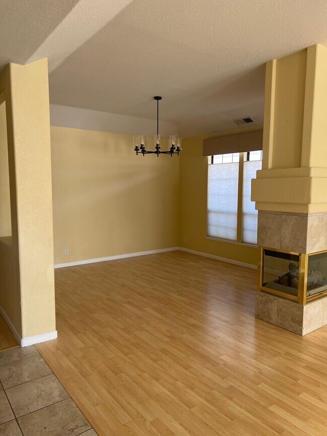Foto del edificio - North Davis 4 bedroom 2.5 bathroom