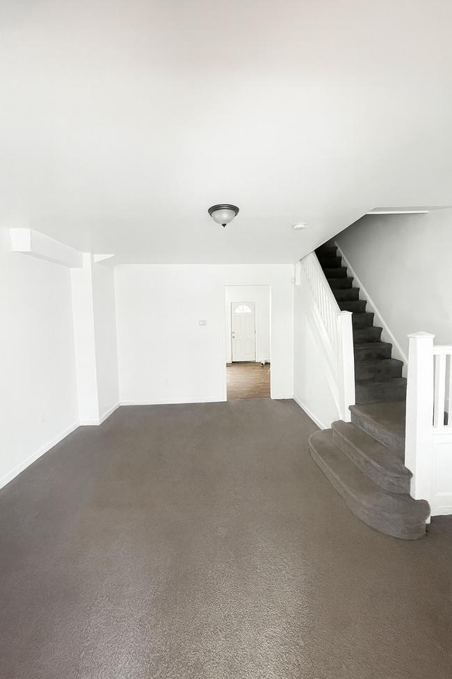 Building Photo - 5638 Litchfield St