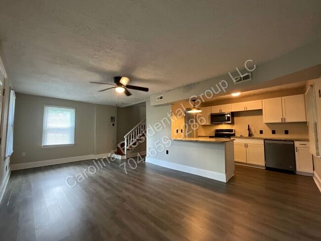 Building Photo - 3905 Freedom Dr