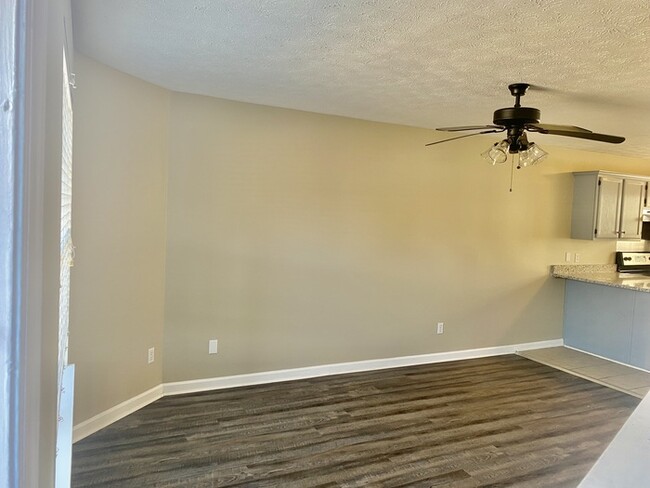 Foto del edificio - Ringgold, GA 2Bed/1.5Bath, 2-Story Townhom...