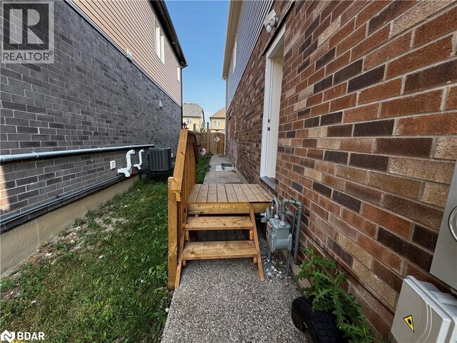 Building Photo - 400 Freure Dr