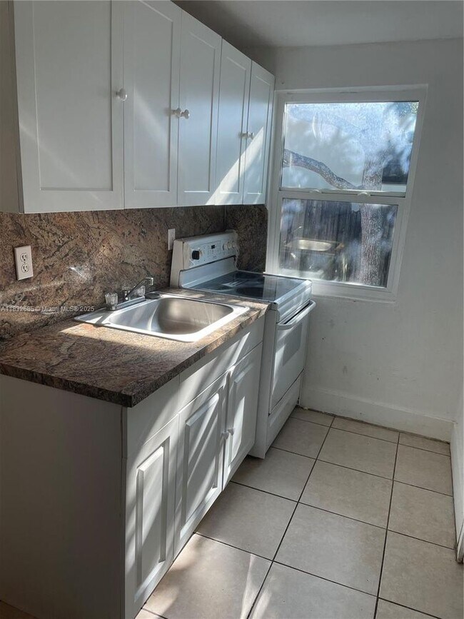 Building Photo - 1271 NW 68th St