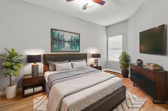 Building Photo - 2502 Leon St