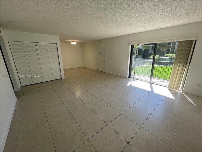 Foto del edificio - 7995 SW 86th St
