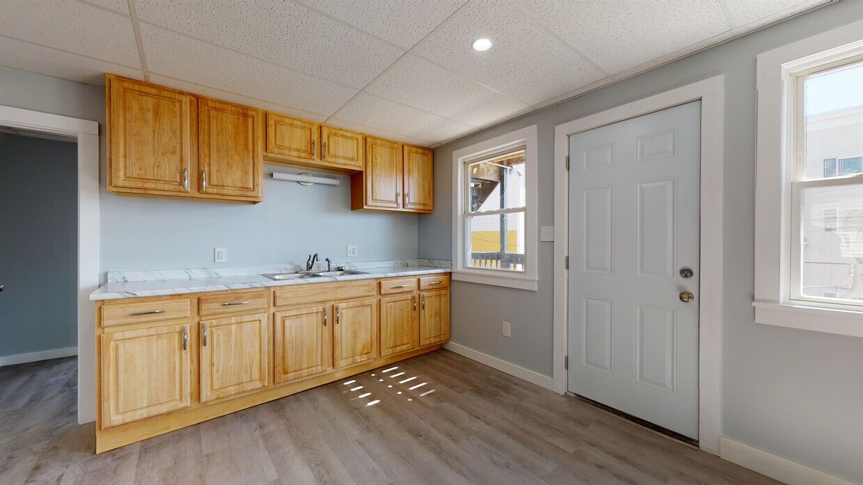 7 Island Ave Unit B, Sanford, ME 04073 Room for Rent in Sanford, ME