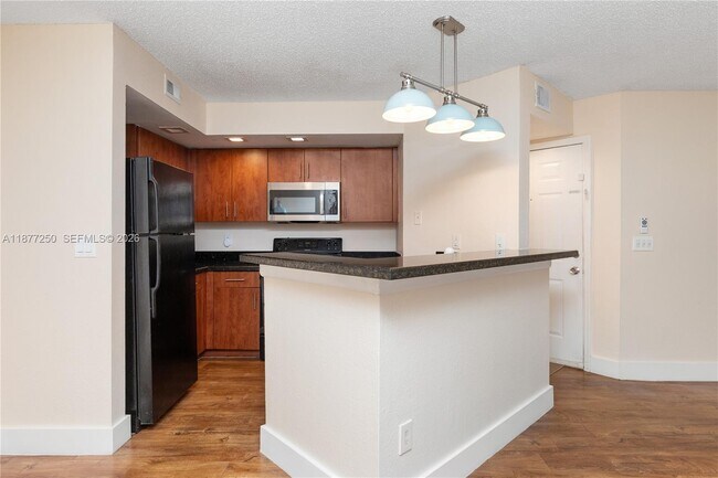 Building Photo - 12760 Vista Isles Dr