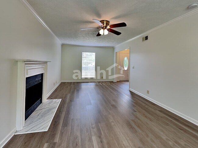 Foto del edificio - 808 Allison Ct