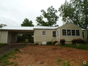 Building Photo - 213 7th Ave
