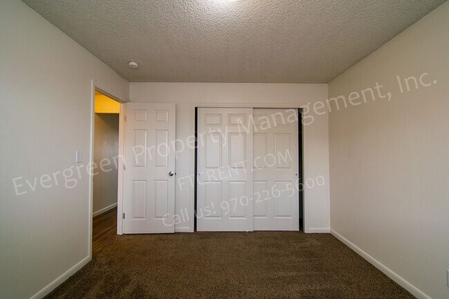 Foto del edificio - 2916-2924 Glendale Dr