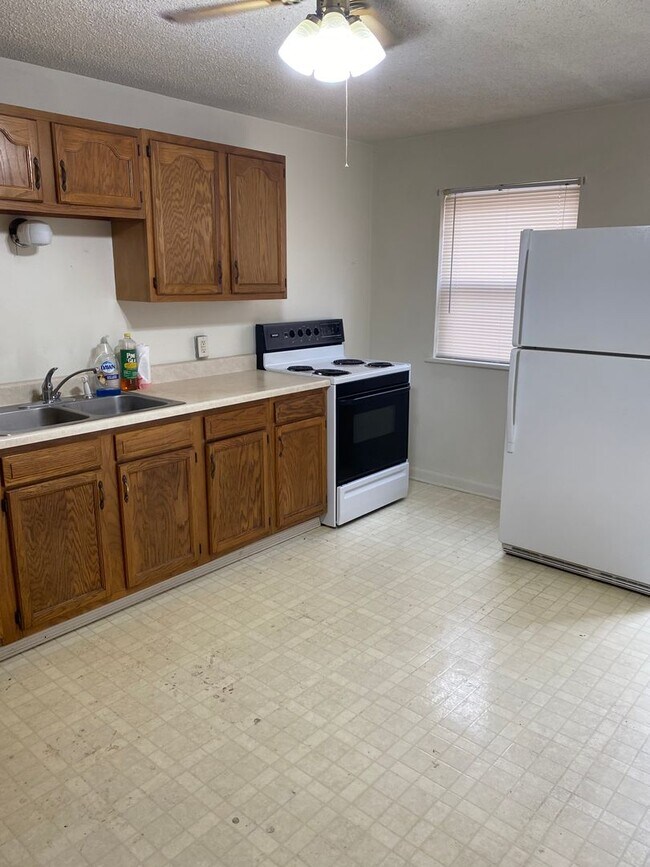 Foto del edificio - One bedroom apartment in Alton