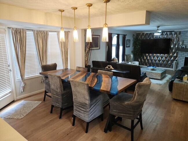 Foto del edificio - 8178 Slate Ridge Blvd