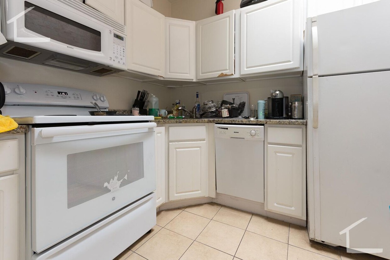 No Brokers Fee, No Security Deposit, Heat, Hot Water included, Packard Corner Area, Laundry is on... - No Brokers Fee, No Security Deposit, Heat, Hot Water included, Packard Corner Area, Laundry is on...