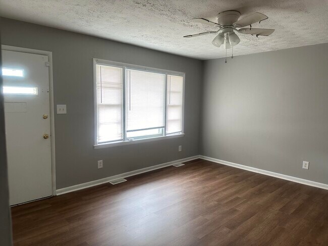 Building Photo - 369 Mulberry Dr