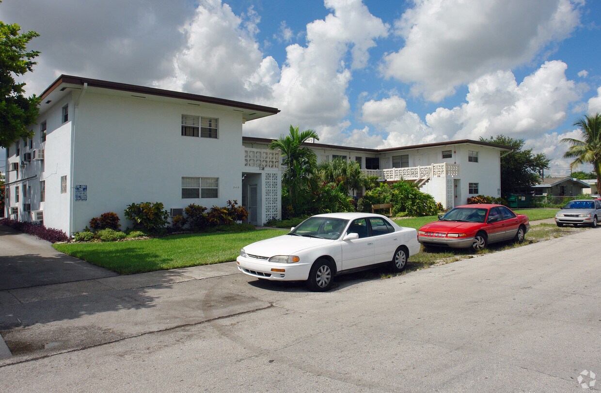Building Photo - 240 NW 193rd St