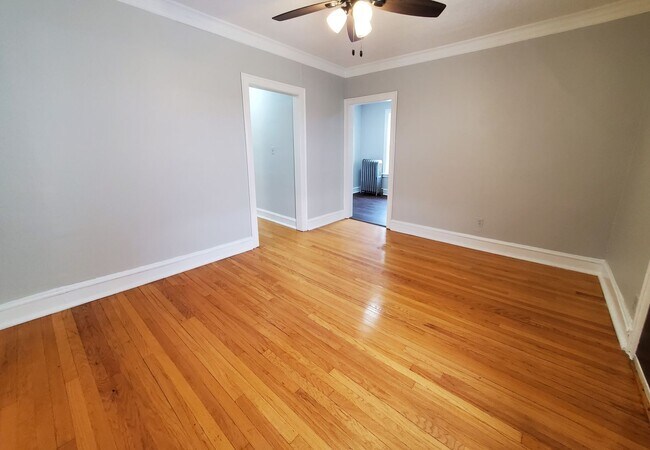 Foto del edificio - 5639 N Magnolia Ave