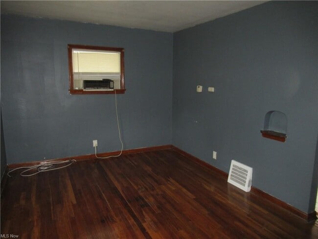 Building Photo - 4302 Pershing Ave