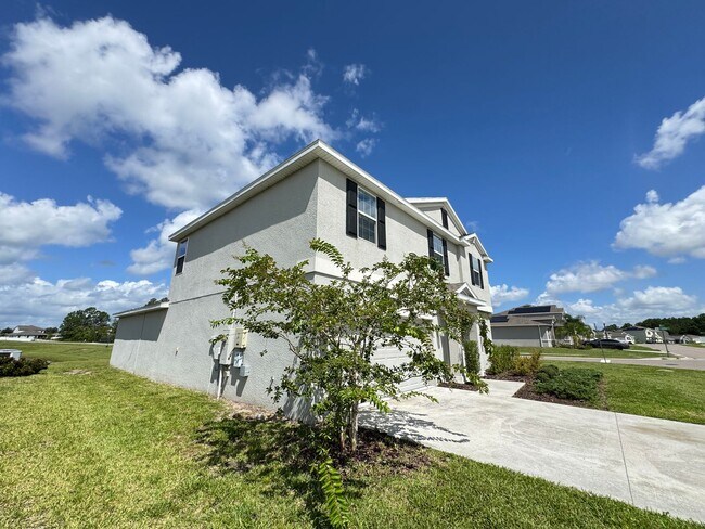 Foto del edificio - Elegant & Spacious 4-Bedroom Home with Bon...