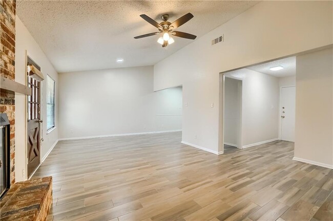 Building Photo - 325 Heartwood Dr
