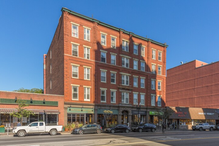 Primary Photo - 1411 Washington St