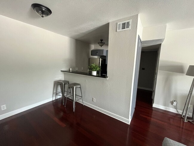 Building Photo - 2020 S Congress Ave