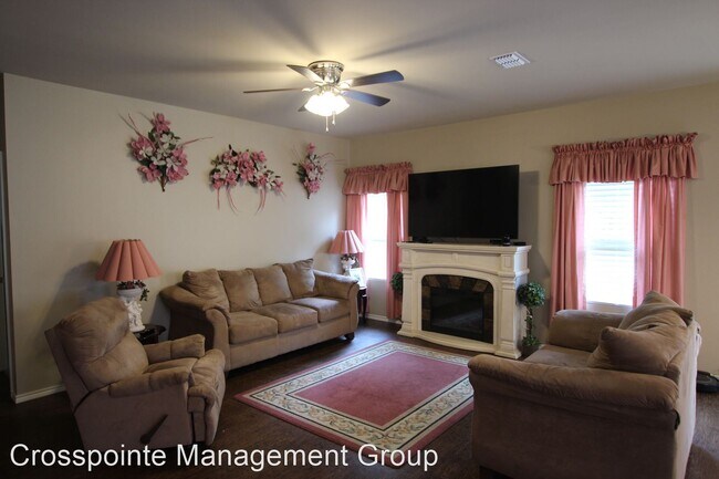 Building Photo - 4 br, 2 bath House - 5828 Deauville St