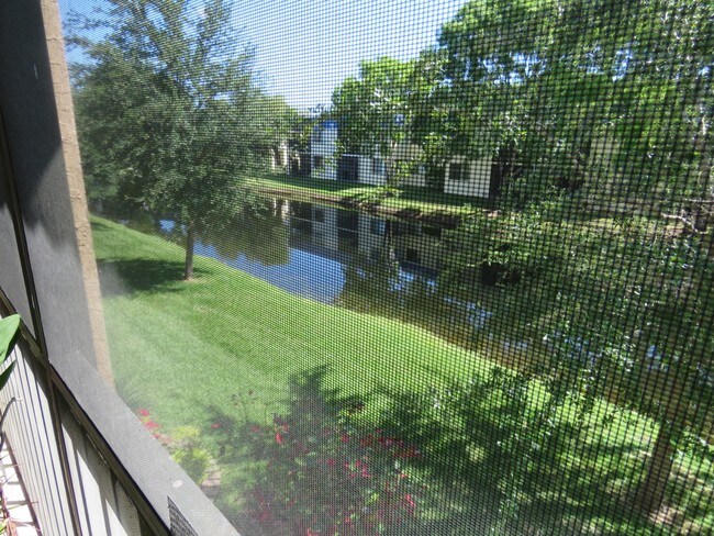 Foto del edificio - 193 Lakeview Dr