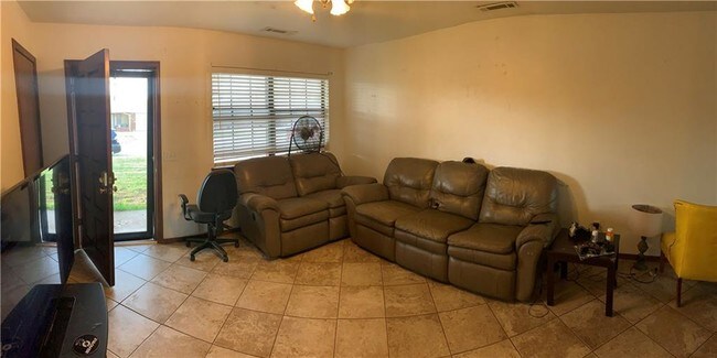 Building Photo - 2112 Morgandee Ln