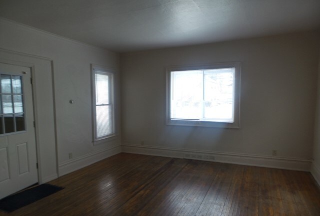 Primary Photo - 1012 W Ionia St