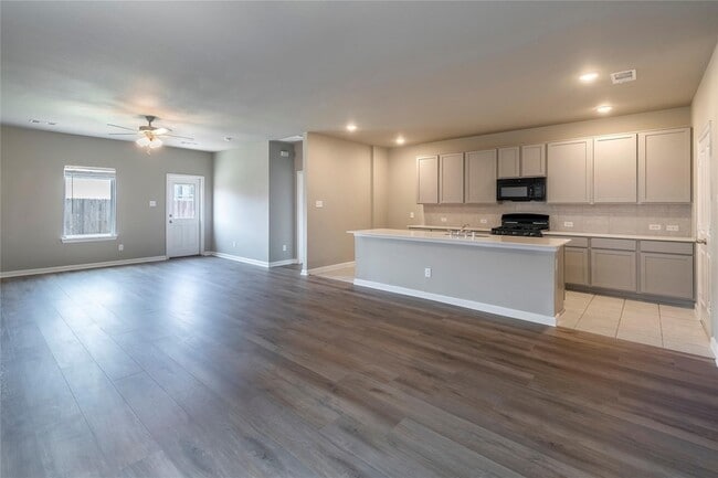 Foto del edificio - 2069 Hartley Dr