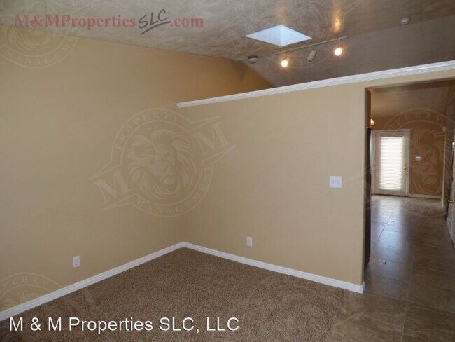 Building Photo - 4 br, 3 bath House - 4754 W Mona Lane