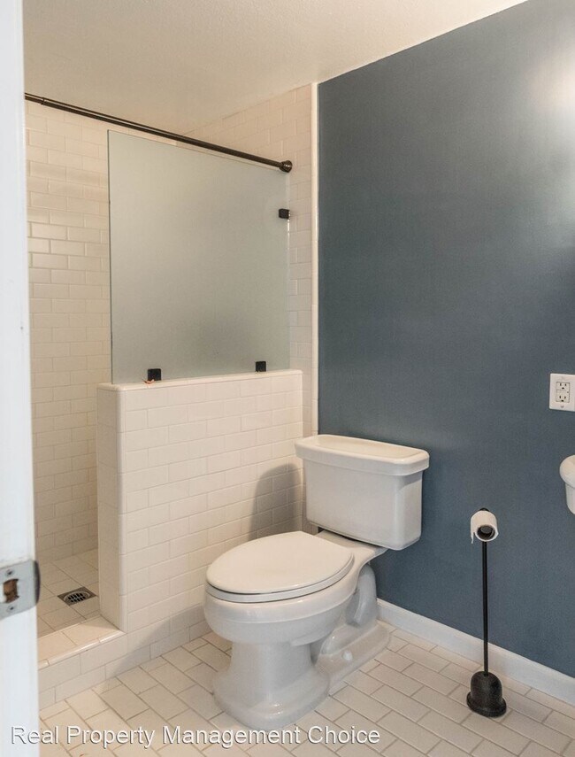 Building Photo - 3 br, 2 bath House - 2103 W 146th St