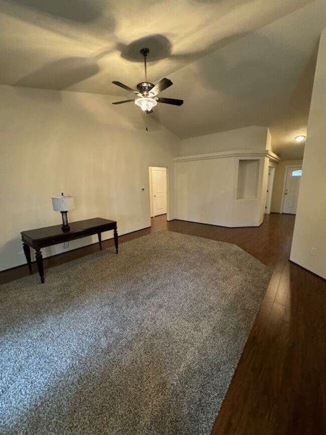 Building Photo - 1588 Inverness Dr