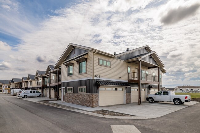 Building Photo - Independence Townhomes