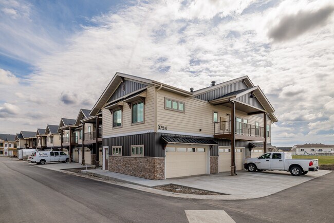 Foto del edificio - Independence Townhomes