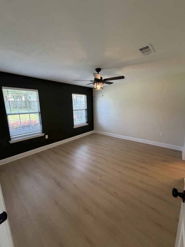 Foto del edificio - 6130 Ashton Woods Cir