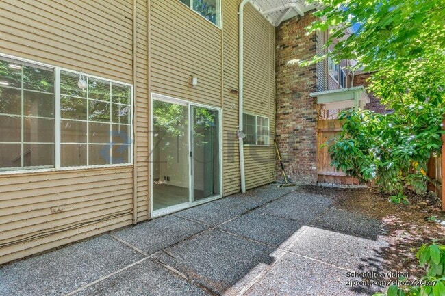 Building Photo - 12211 SE 59th St