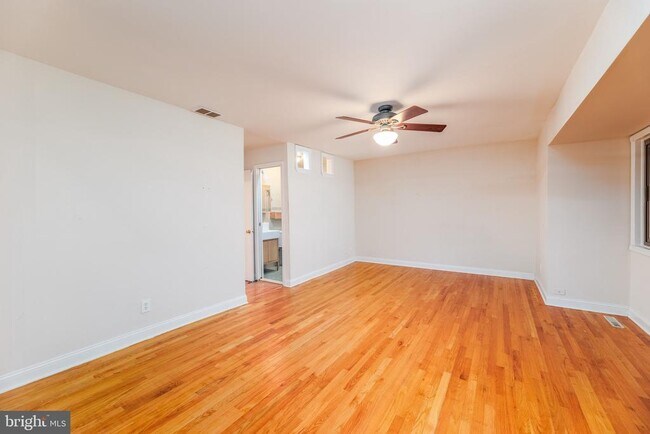 Building Photo - 67 Dennison Dr