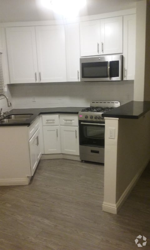 STUDIO PIC FOR LAYOUT ONLY - 3293 Cahuenga Blvd W