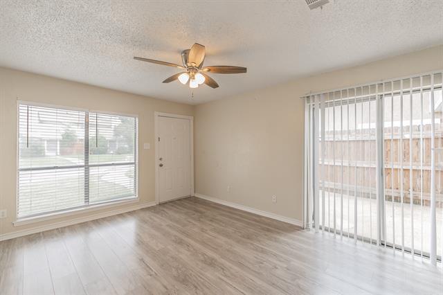 Building Photo - 2760 Parkchester Dr