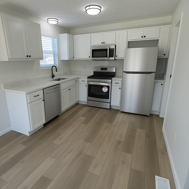 Kitchen - 4895 Drayton Rd