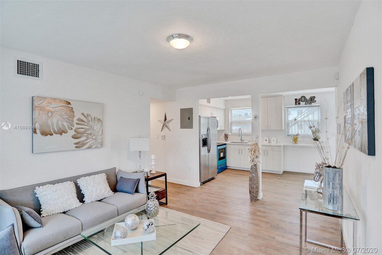 1440 S Le Jeune Rd Unit 3, Miami, FL 33134 Room for Rent in Miami, FL