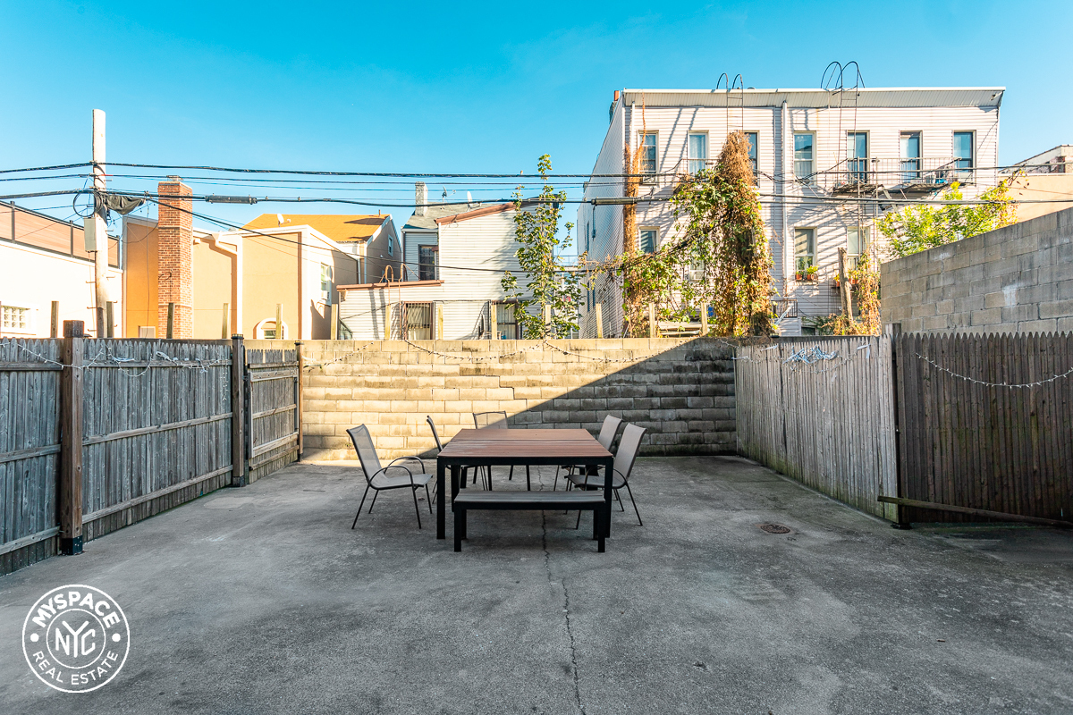 Primary Photo - 24 Lawton St