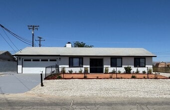 Building Photo - 21519 Everett Dr